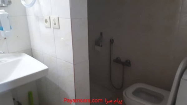 135 متری شهرک راه آهن غرق نور